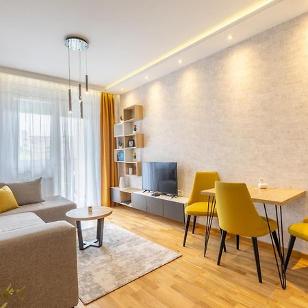 Arena Big Luxury Apartments โนวีซาด ภายนอก รูปภาพ
