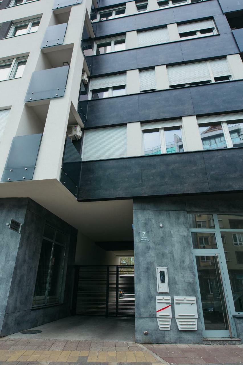 Arena Big Luxury Apartments โนวีซาด ภายนอก รูปภาพ